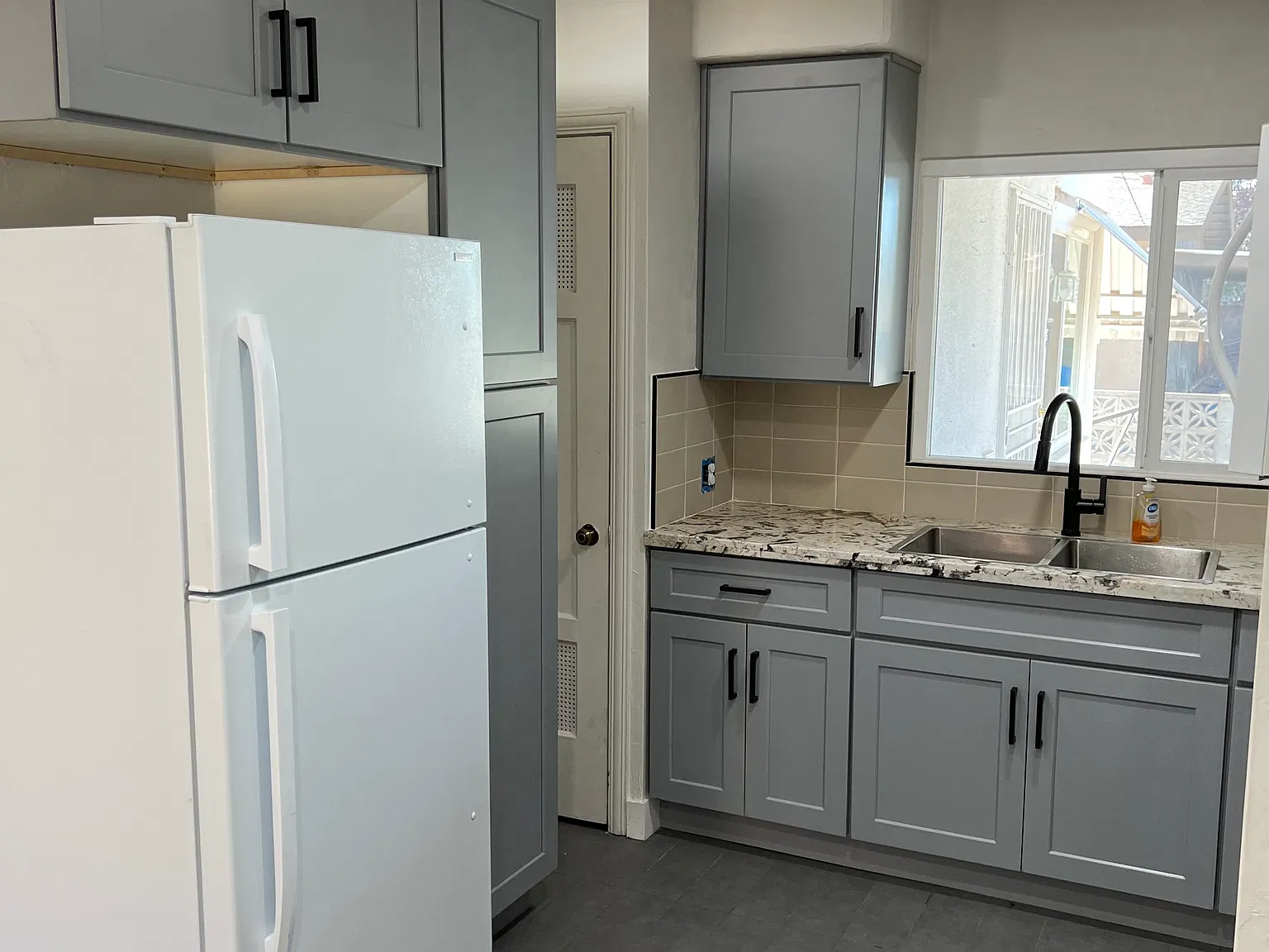 2 bed, 770 sqft, $1,600 — Photo 4