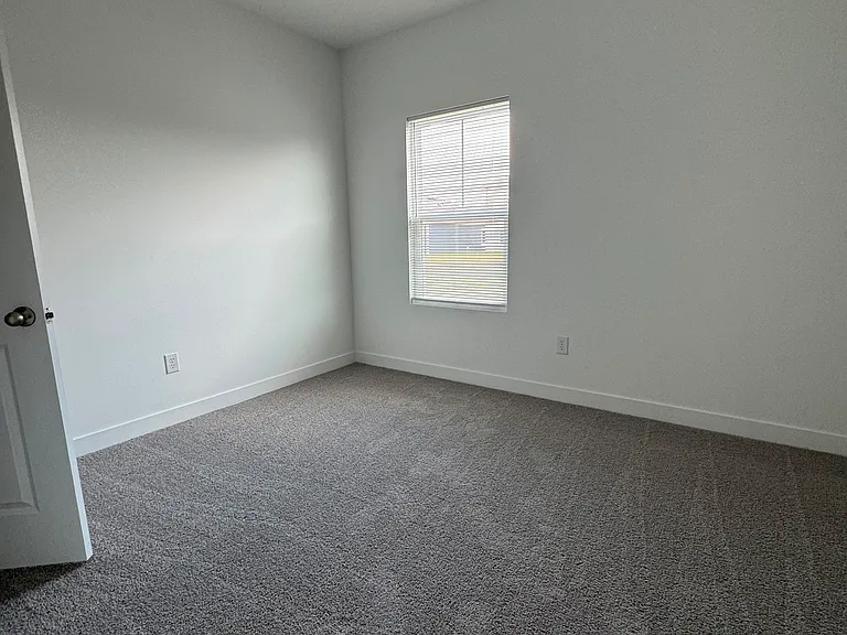 1577 Albatross St — Photo 15