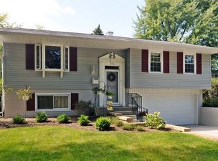 600 Elmwood Dr, Buffalo Grove, IL 60089