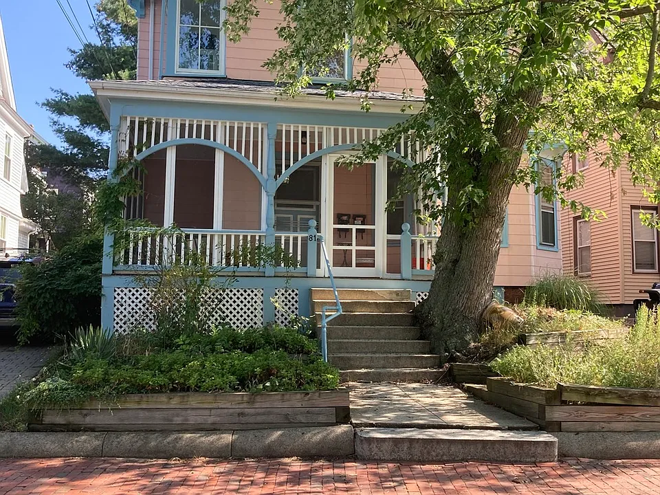 81 Munroe St #FRONT