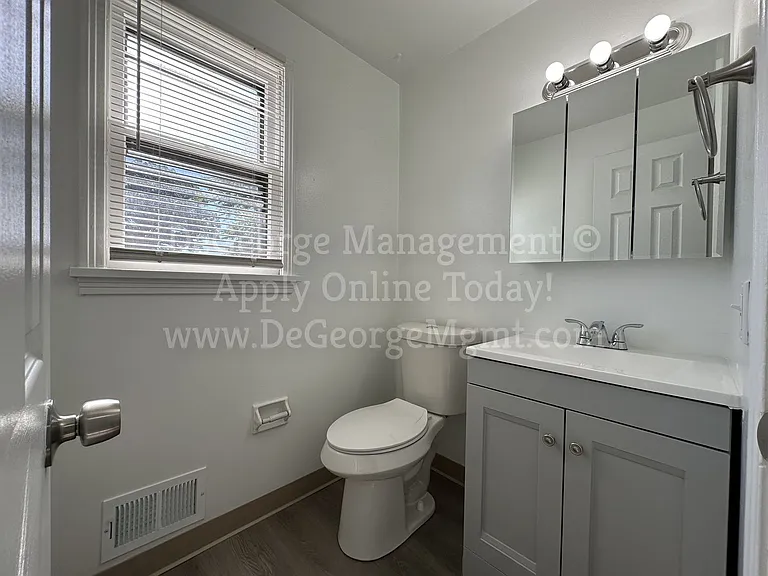 Sterling Square Townhomes — Photo 10