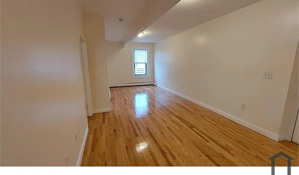 4 bed, 1000 sqft, $3,600 — Photo 3