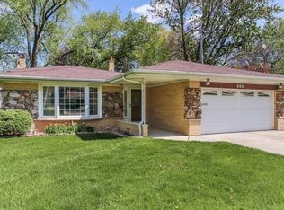 202 W Lonnquist Blvd, Mount Prospect, IL 60056