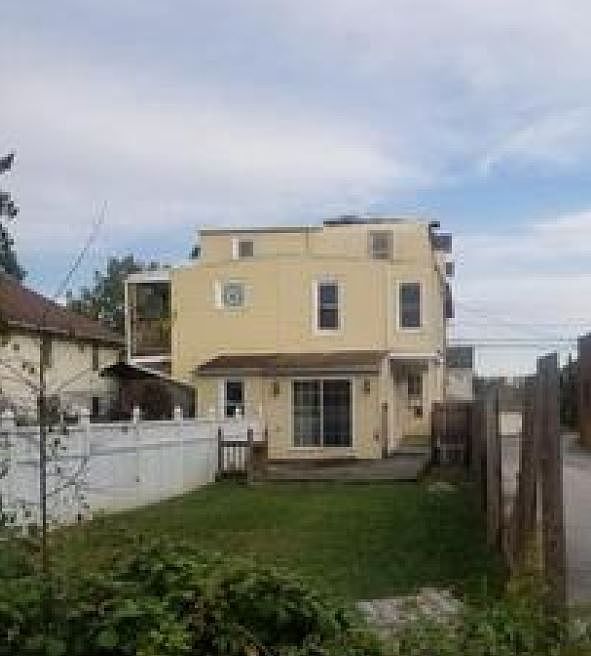 2nd image of 3188 N George St