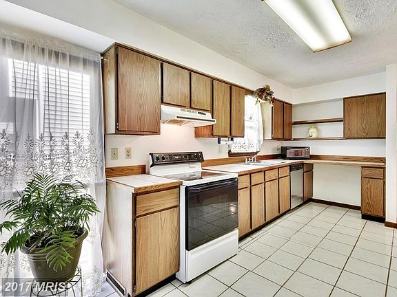 Kitchen with plenty of space for entertaining
