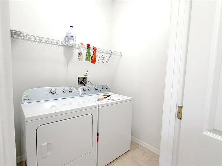 203 Madison Cir — Photo 21