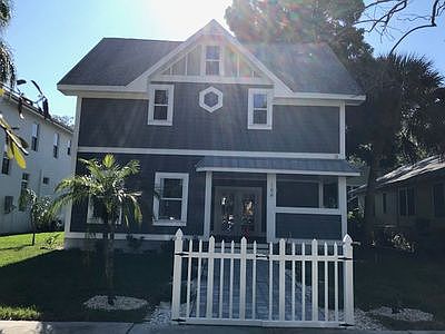 3rd image of 156 13th Ave NE