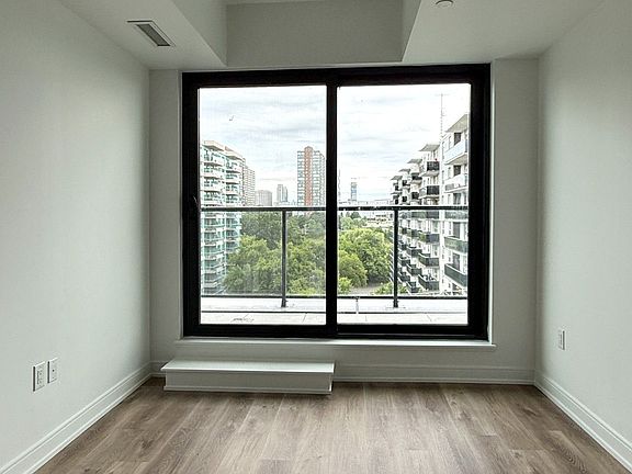 2nd image of 3009 Novar Rd #722