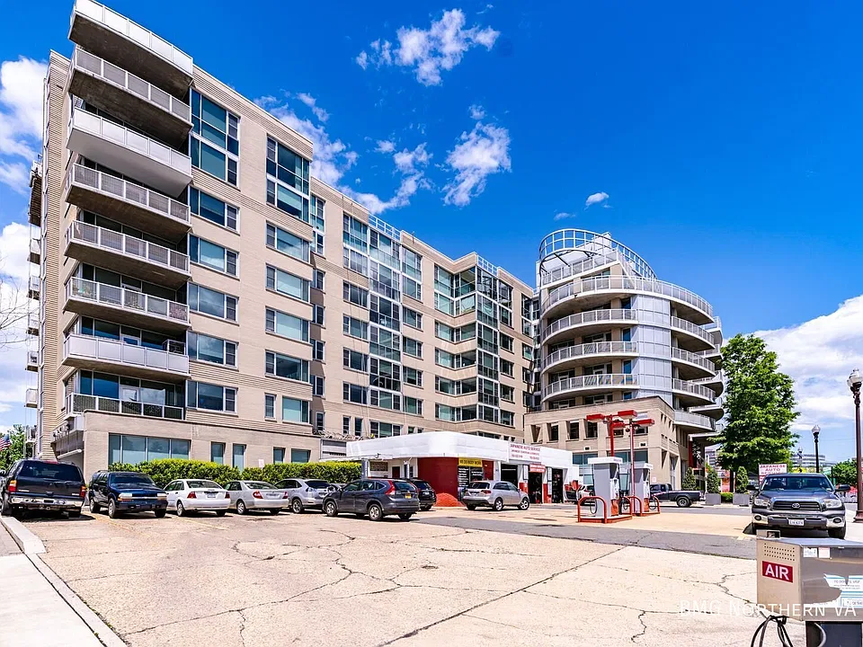 3409 Wilson Blvd #407
