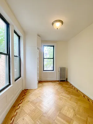 Rented by City Connections Realty | media 10