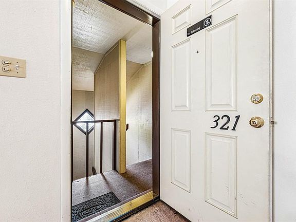 3rd image of 1206 Avenida Del Sol #321