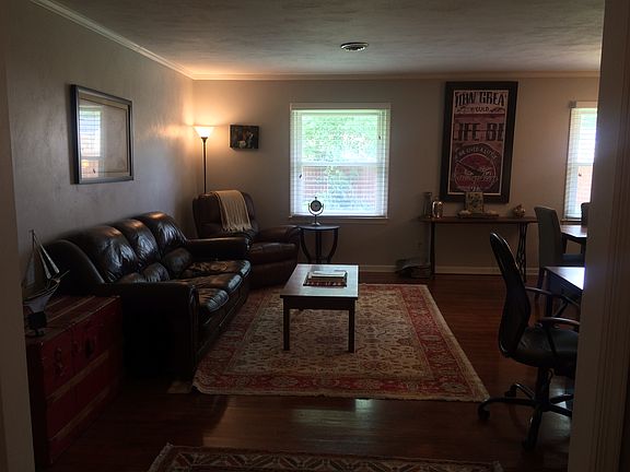 3rd image of 4913 Brandywine Dr