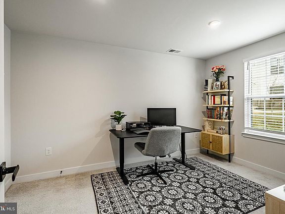 3rd image of 404 Pitch Pine Way