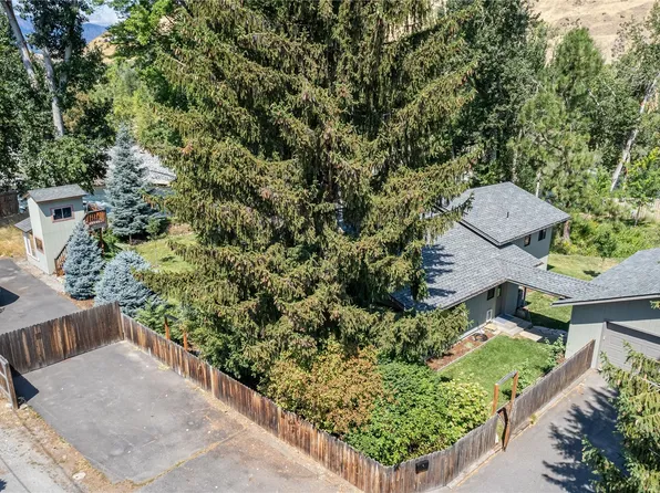 222 Perry Street, Cashmere, WA 98815