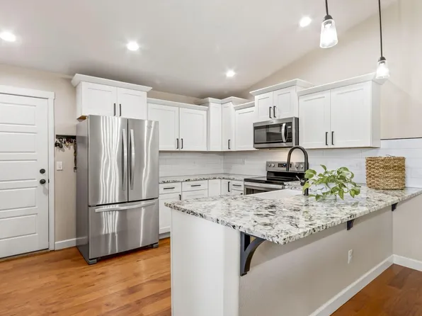 7491 Eustis Dr, Wellington, CO 80549