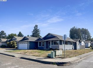 810 3rd St, Brookings, OR 97415