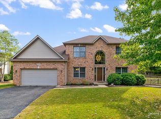 433 Camden Cir, Oswego, IL