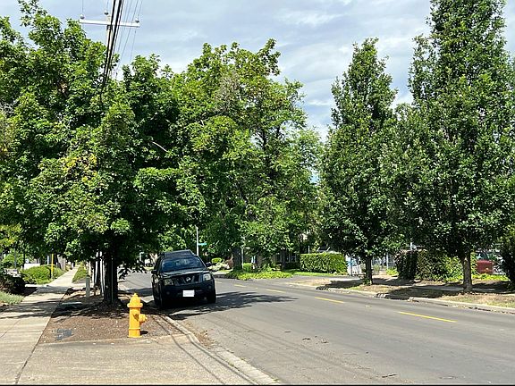 4th image of 323 Laurel St