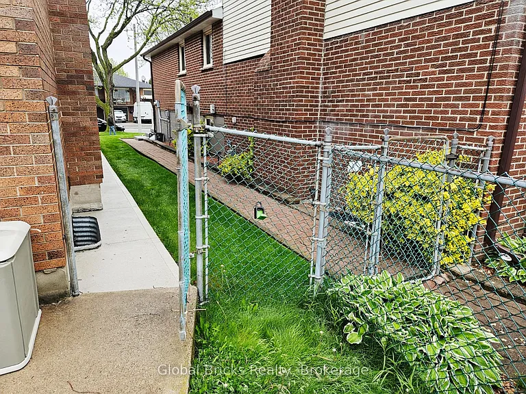 2406 Cashmere Ave #BASEMENT — Photo 2