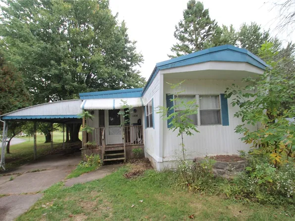 144 Bayberry Ln, Albion, NY 14411