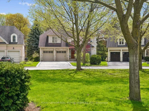 1726 The Pnes, Mississauga, ON L5J 4V5