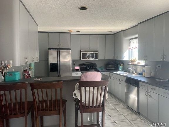 4th image of 74 Mercury Ave