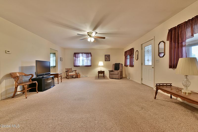 5th image of 807 Fon Clair Street