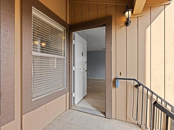 3rd image of 414 Cherry Ln APT G