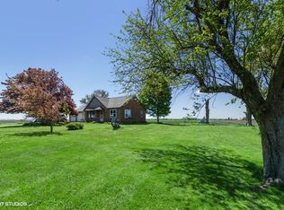 16218 Mount Hunger Rd, Sycamore, IL 60178