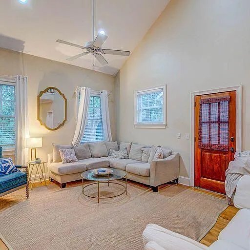 1050 Phillips Park Dr — Photo 17