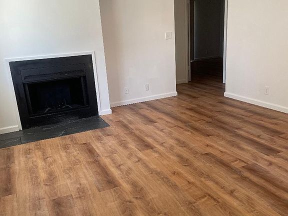 4th image of 243 W Tulare Ave #C