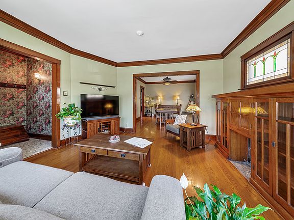 5th image of 4917 N Kilbourn Ave