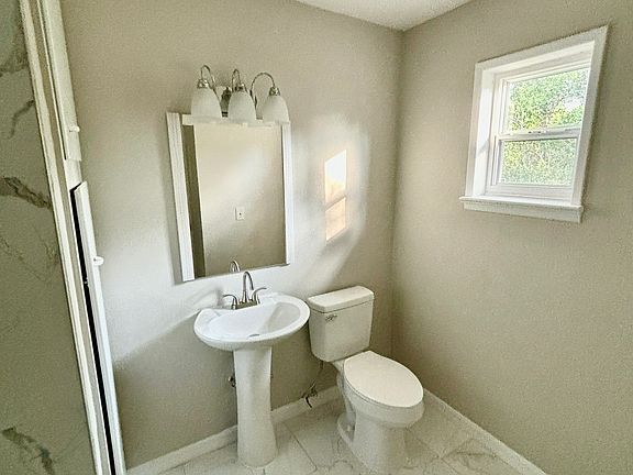 4th image of 4024 N Scenic Hwy #1