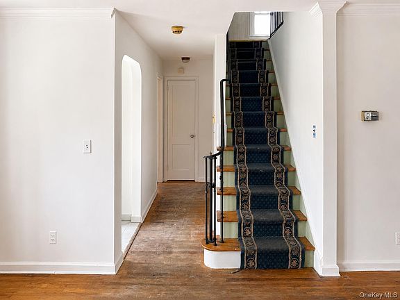 5th image of 3385 Maplewood Drive S