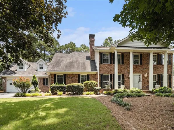1579 Howell Highlands Dr, Stone Mountain, GA 30087