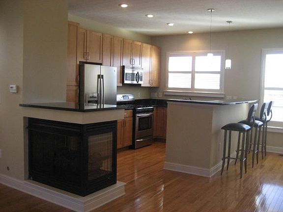 3rd image of 1395 Upper Grenn Cres