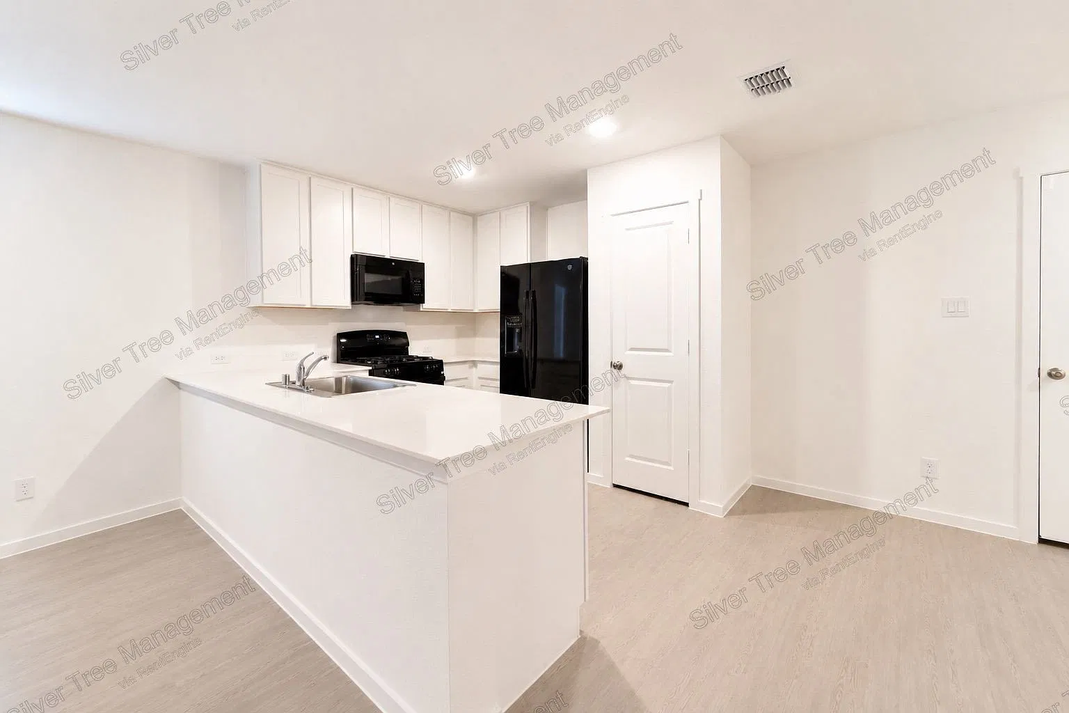 3 bed, 2.0 bath, 1522 sqft, $1,795 — Photo 2