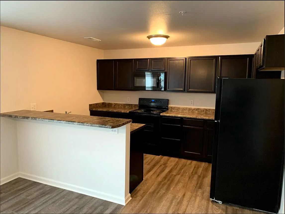 Parkside Manor Apartmens — Photo 4