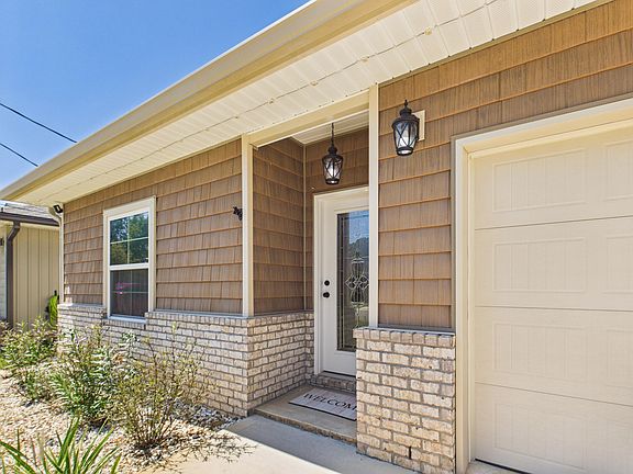 4th image of 2143 Nina St