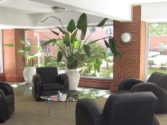 3rd image of 5060 N Marine Dr #6C
