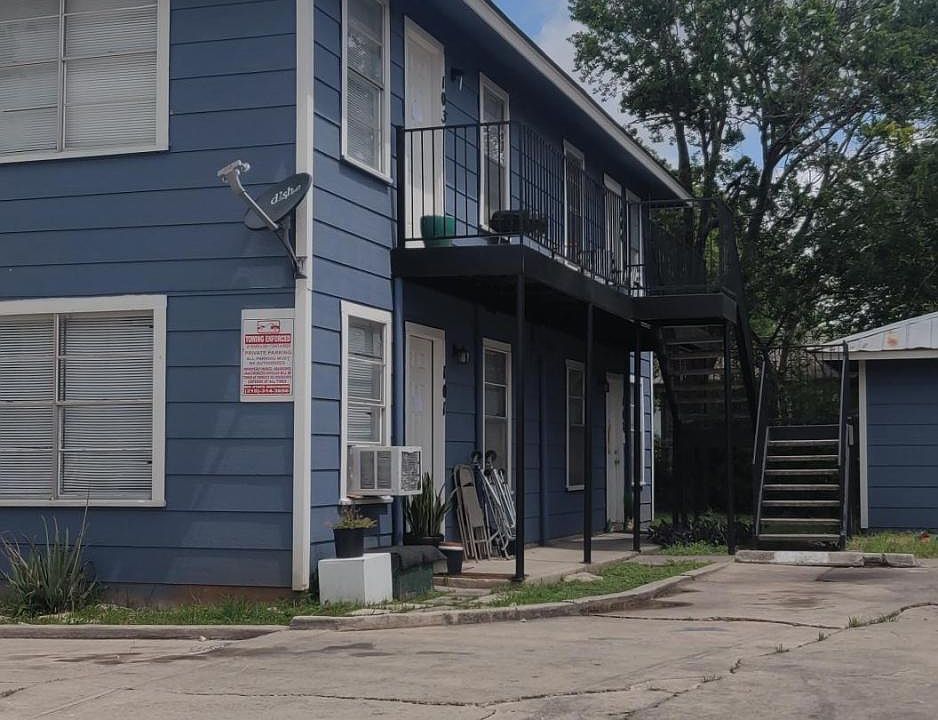 1st image of 211 Zilla St