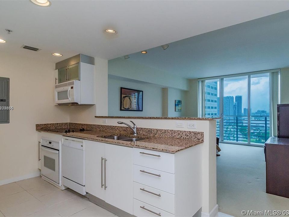 1st image of 325 Biscayne Blvd #3220