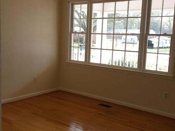 5th image of 228 Crawford Cir #228