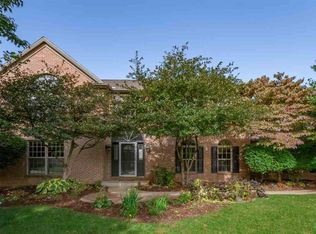 51621 Fox Pointe Ln, Granger, IN 46530