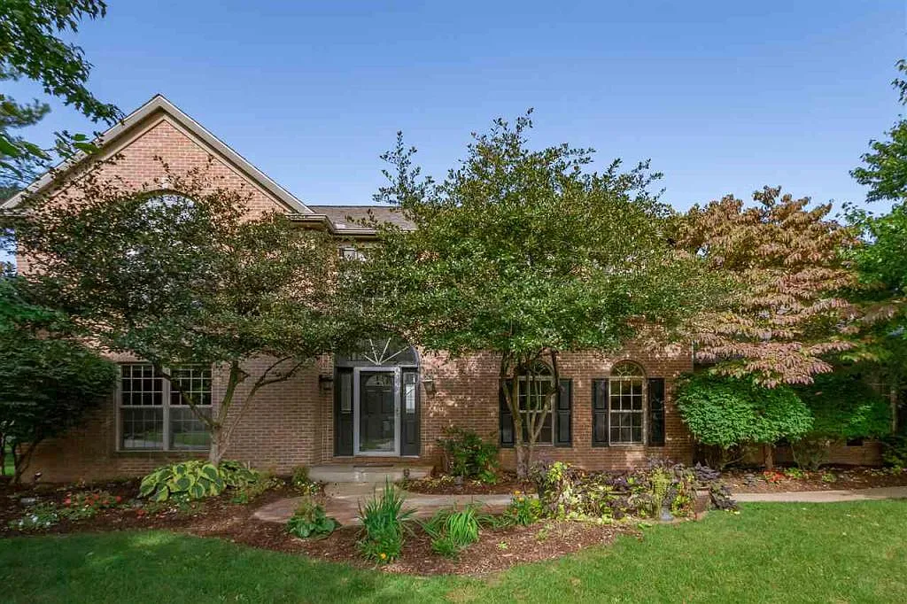 51621 Fox Pointe Ln photo 1