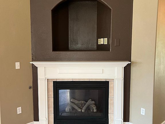 4th image of 3016 Long Branch Ln