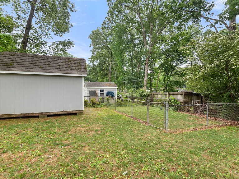 2727 Stratford Dr — Photo 30