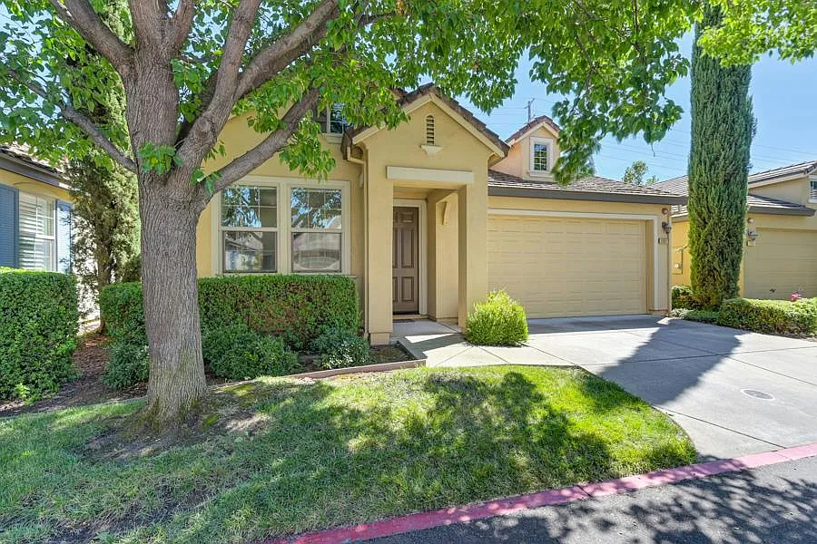 1097 Marseille Ln photo 1