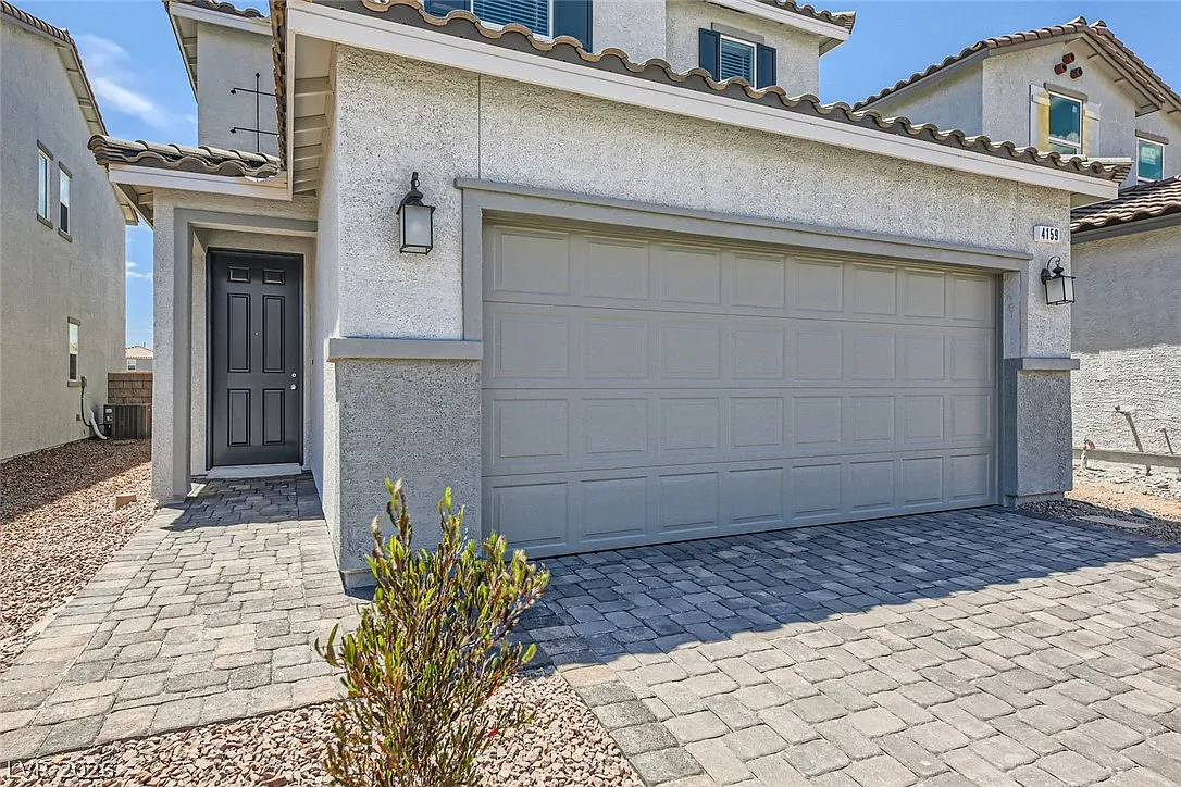 4 bed, 3.0 bath, 2124 sqft, $2,450 — Photo 1