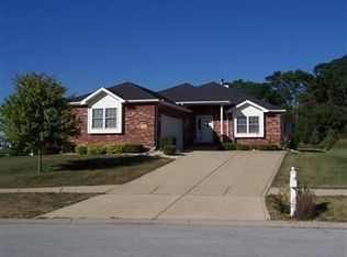 1700 Ravin Nest Ct, Crown Point, IN 46307